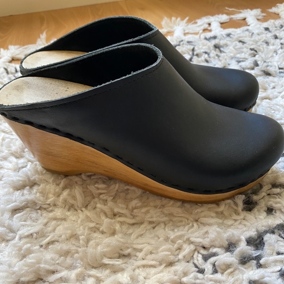 No. 6 Black Leather Clogs - Picture 4 of 5